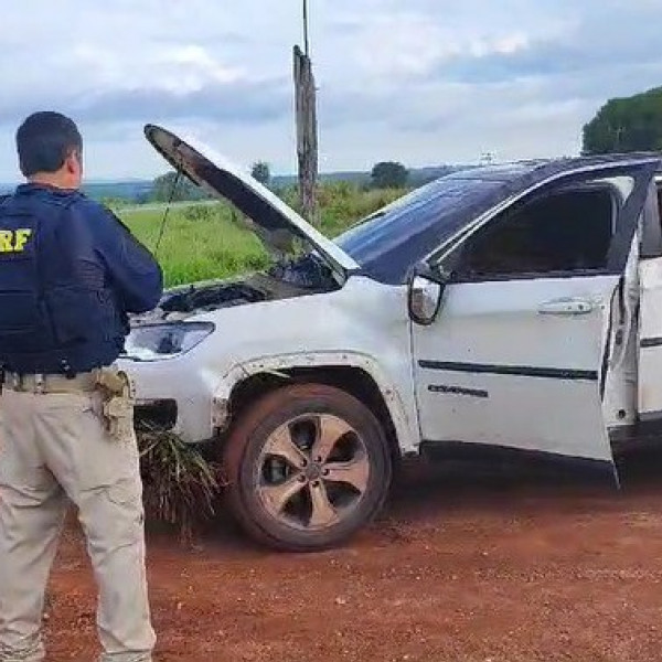 Traficante em fuga é preso com 1 tonelada de maconha após capotamento na BR-267