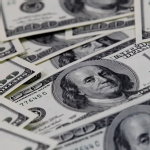Dólar cai para R$ 5,42 após declarações de presidente do Fed