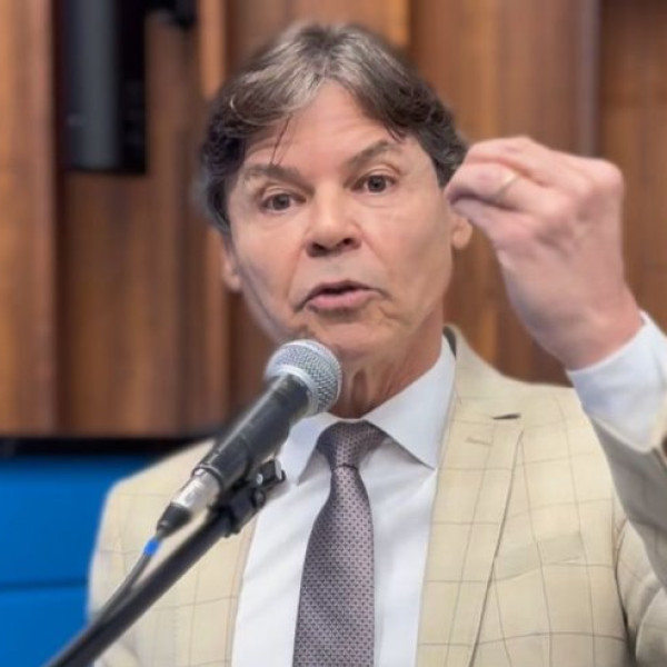 Paulo Duarte cobra explicações da AENA por falhas no atendimento a UTIs aéreas