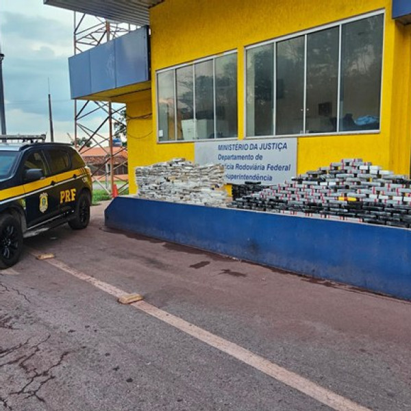 PRF apreende 374 Kg de cocaína em Corumbá