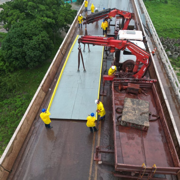 Mesmo sob reparos, ponte sobre o rio Paraguai segue aberta para veículos