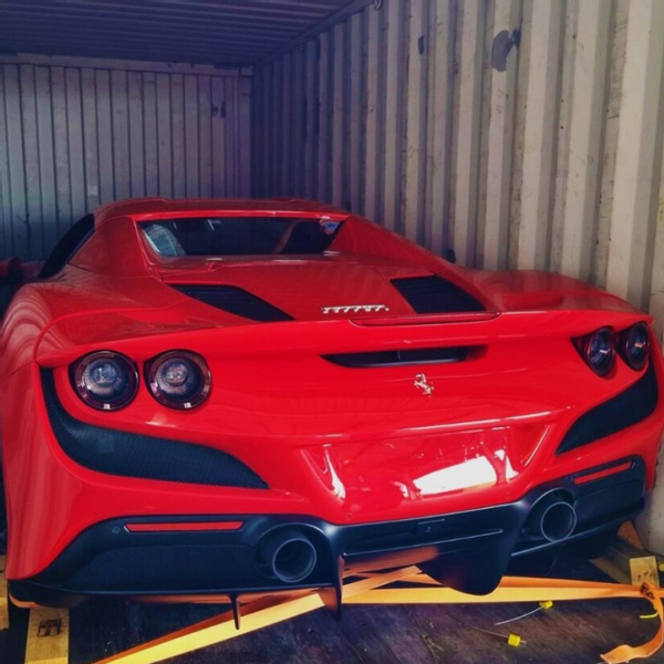 Receita Federal leiloa Ferrari com valor inicial de R$ 1,2 milhão