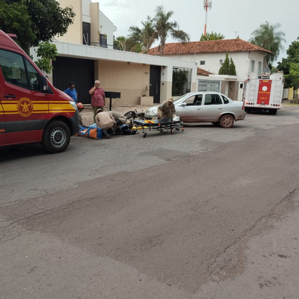 Motociclista fica ferido em acidente no centro de Corumbá