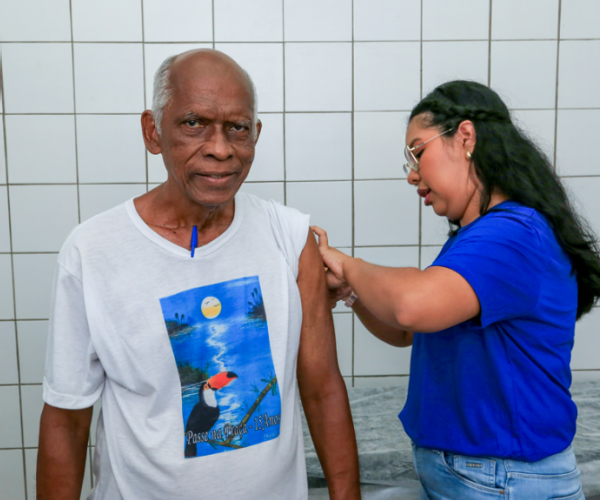 Vacinação contra influenza e atualização da caderneta estarão disponíveis neste sábado