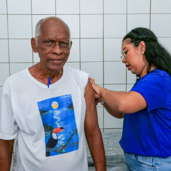 Vacinação contra influenza e atualização da caderneta estarão disponíveis neste sábado