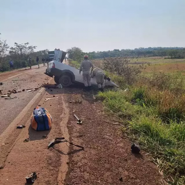 Condutor de picape morre em colisão frontal na BR-267