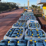 Receita Federal e PRF apreendem 21 toneladas de insumo usado na produção de cocaína em Corumbá