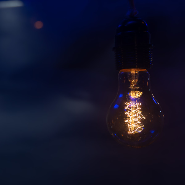 Bandeira vermelha: Contas de luz terão acréscimo de R$ 4,46 a cada 100 kWh em novembro