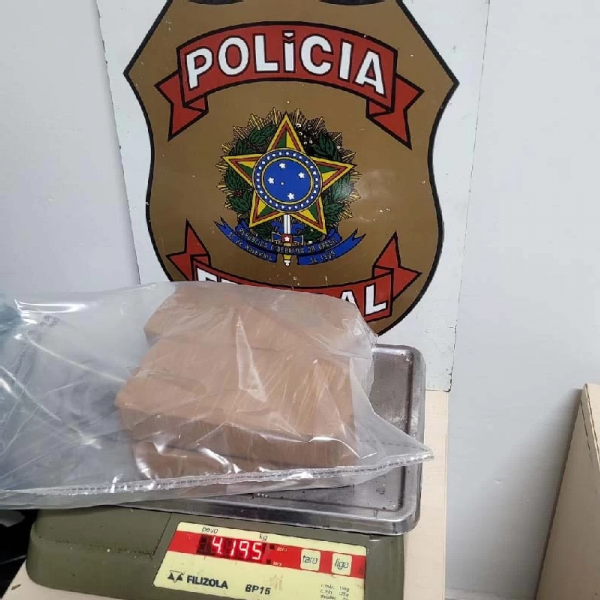 Casal boliviano é detido com 4,195 Kg de cocaína em ônibus durante ação da Operação Ágata