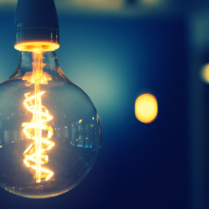 Aneel mantém bandeira verde e conta de luz segue sem taxa extra em abril