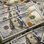 Dólar fica estável em R$ 5,08, mas cai 0,58% na semana