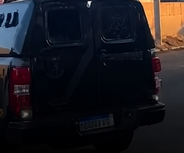 Operação contra facções prende suspeitos e apreende Hilux, joias e dinheiro em MS