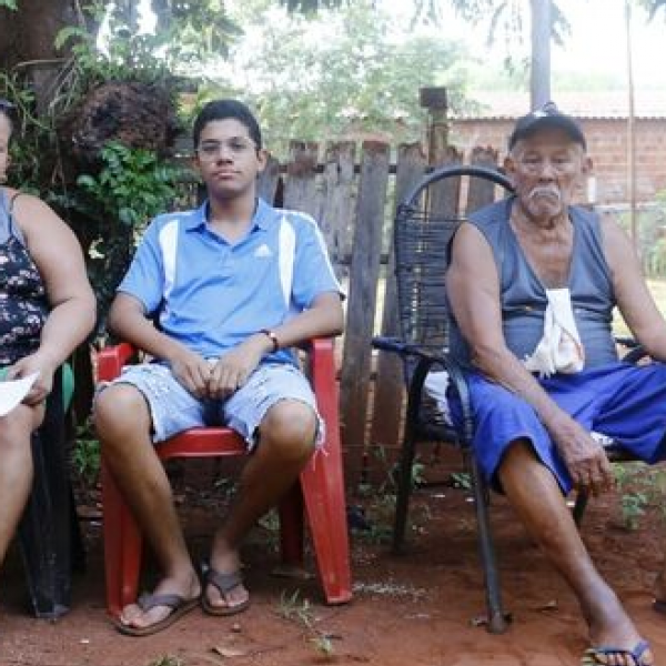 Família sai de Corumbá em busca de tratamento para adolescente cardiopata de 15 anos