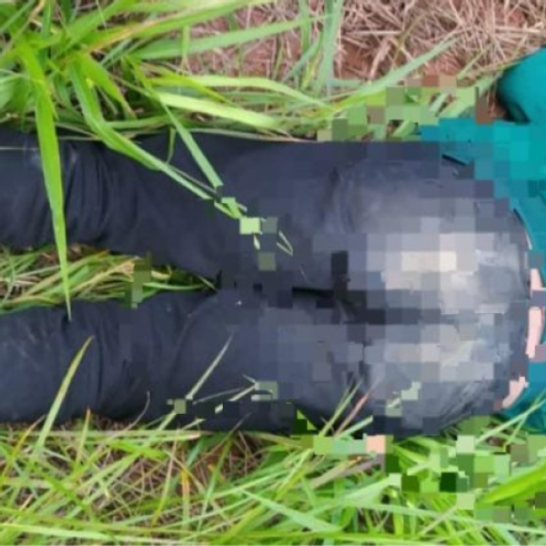 Homem é encontrado morto com pernas amarradas em matagal na fronteira
