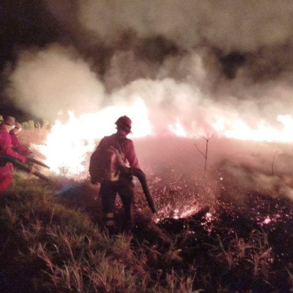 Bombeiros controlam incêndio no Parque das Nascentes do Taquari após duas semanas de combate