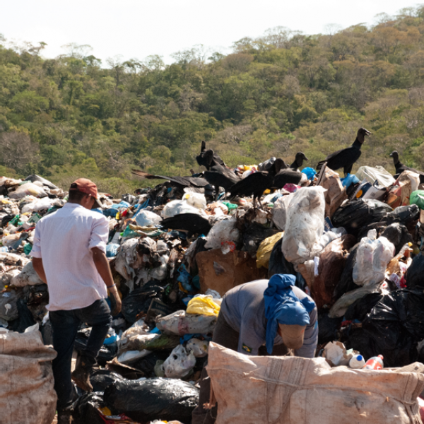 Moradores de  assentamentos buscam solução urgente para lixão na região Pantaneira