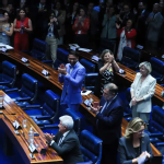 Senado aprova projeto contra adultização de crianças na internet