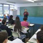 Lula assina MP que reajusta piso salarial de professores da educação básica