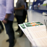 Mega-Sena sorteia prêmio acumulado em R$ 230 milhões neste sábado