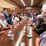 Vereadores de Corumbá solicitam construção de Complexo Poliesportivo durante agenda com governador