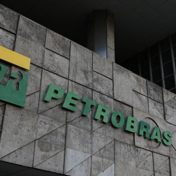Petrobras anuncia redução de 1,7% no preço do gás natural para distribuidoras
