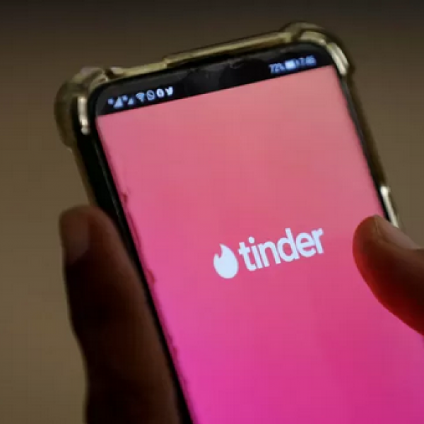 Usuário aciona Procon após pagar Tinder por 4 anos sem conseguir marcar encontros