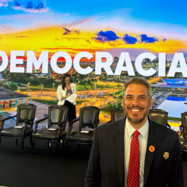 Tiago Botelho representa MS em Atividade pela democracia com Lula